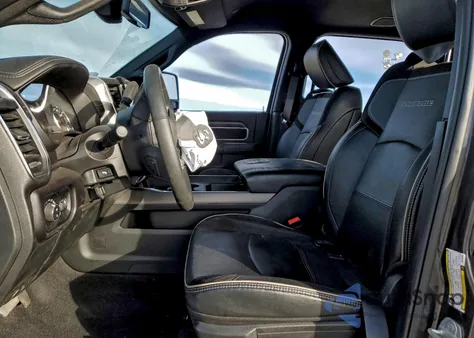 2024 Ram 3500 Laramie z USA, uszkodzony, nr VIN 3C63R3JL6RG184860